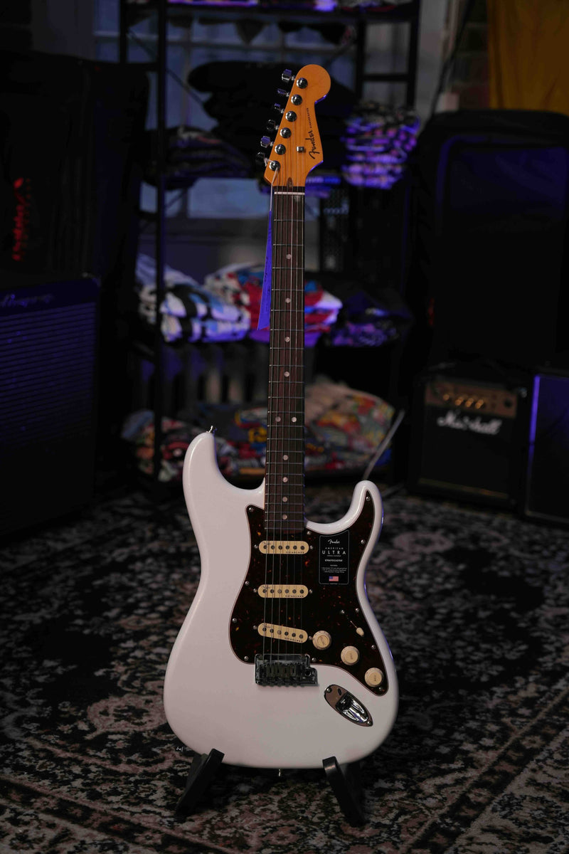Fender American Ultra Stratocaster Rosewood Arctic Pearl
